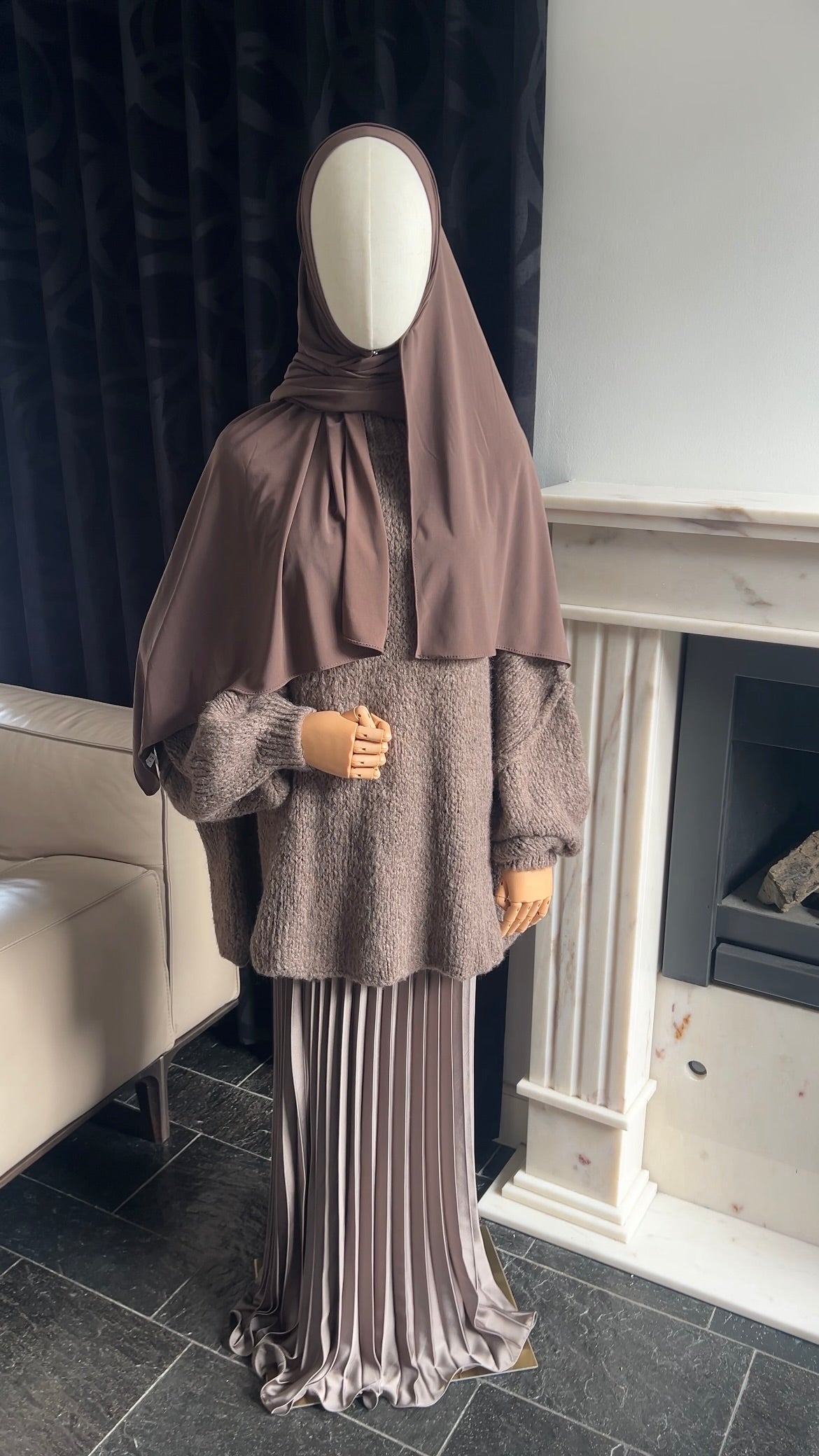 FLUFFY SWEATER TAUPE