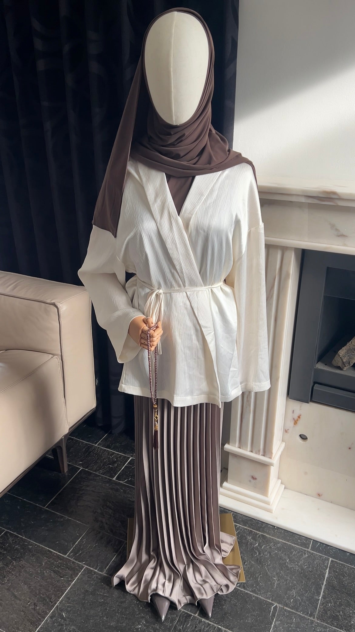 SATIN PLISSÉ SKIRT TAUPE