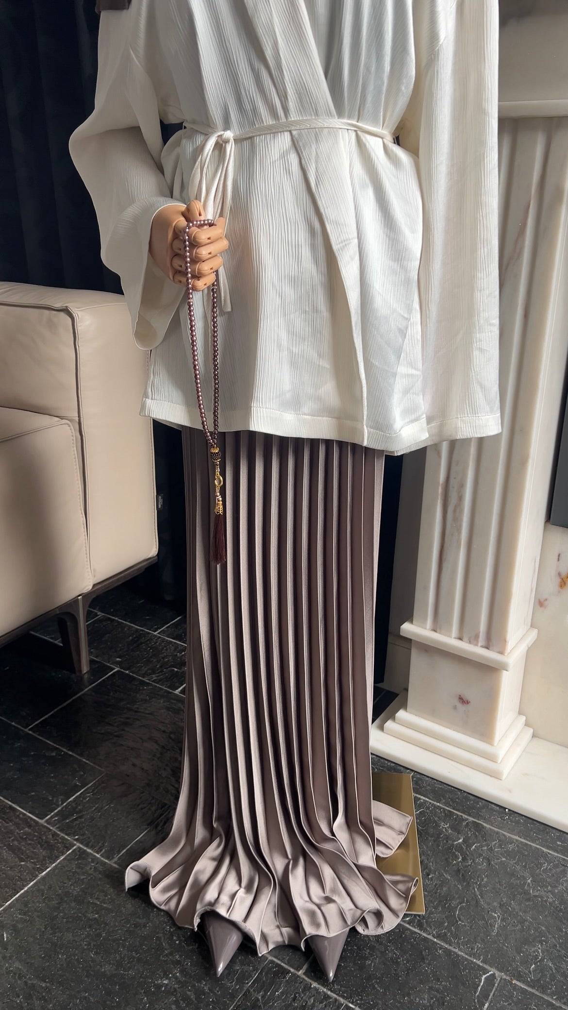 SATIN PLISSÉ SKIRT TAUPE