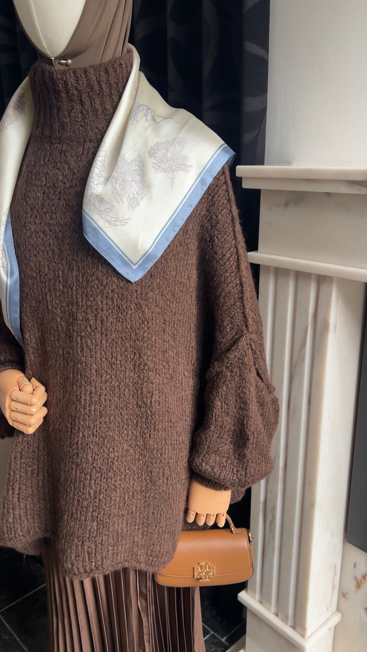 FLUFFY SWEATER BROWN