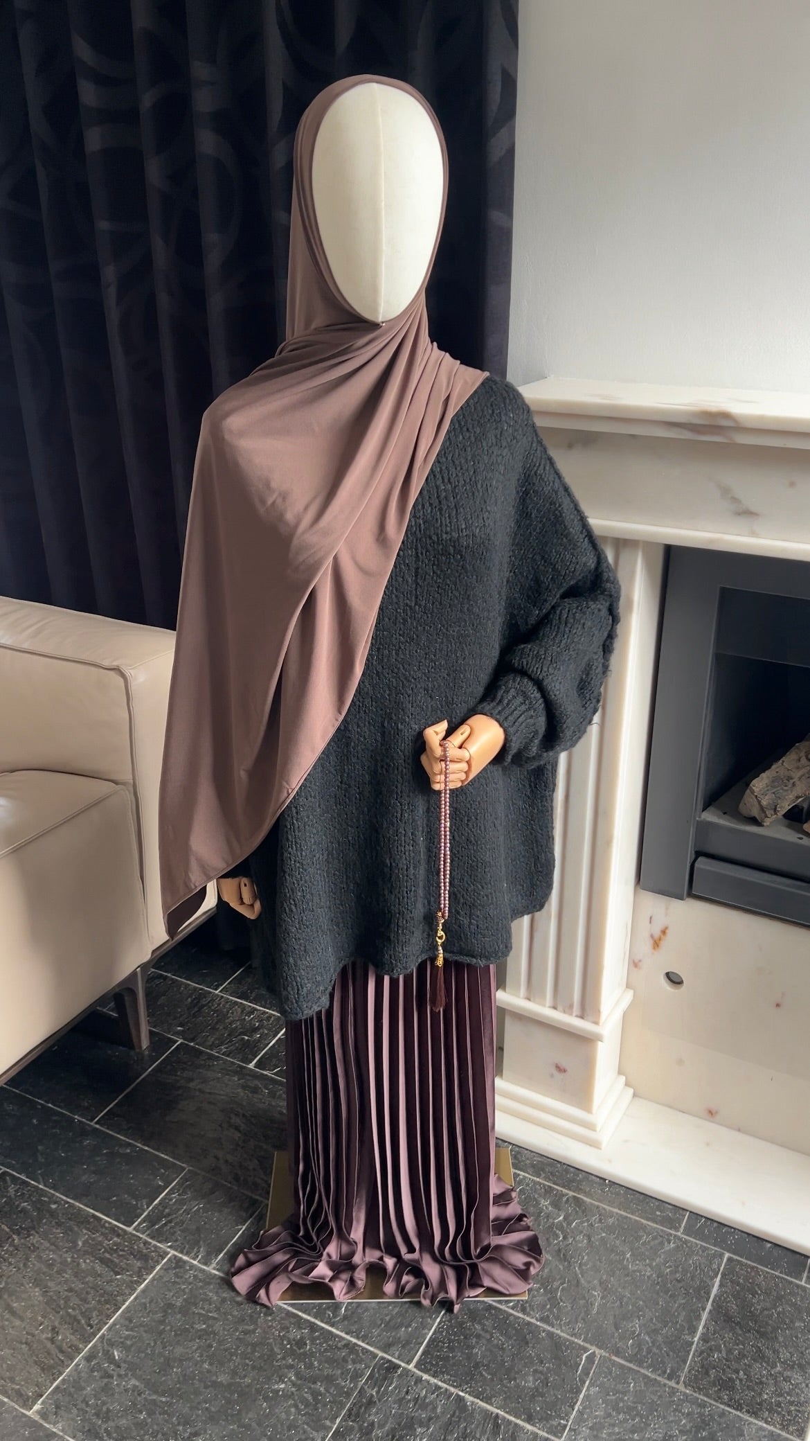 FLUFFY SWEATER BLACK