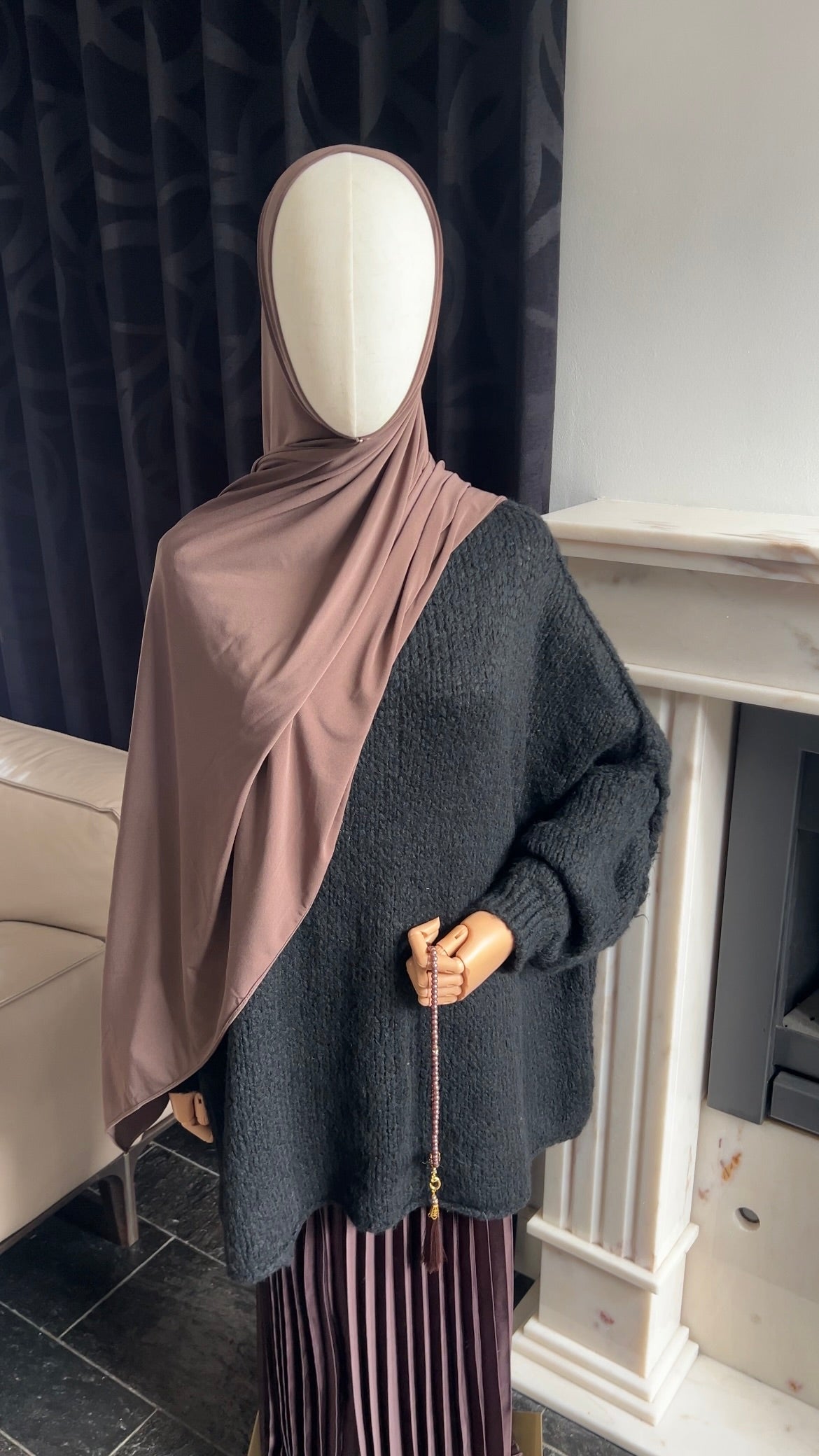 FLUFFY SWEATER BLACK