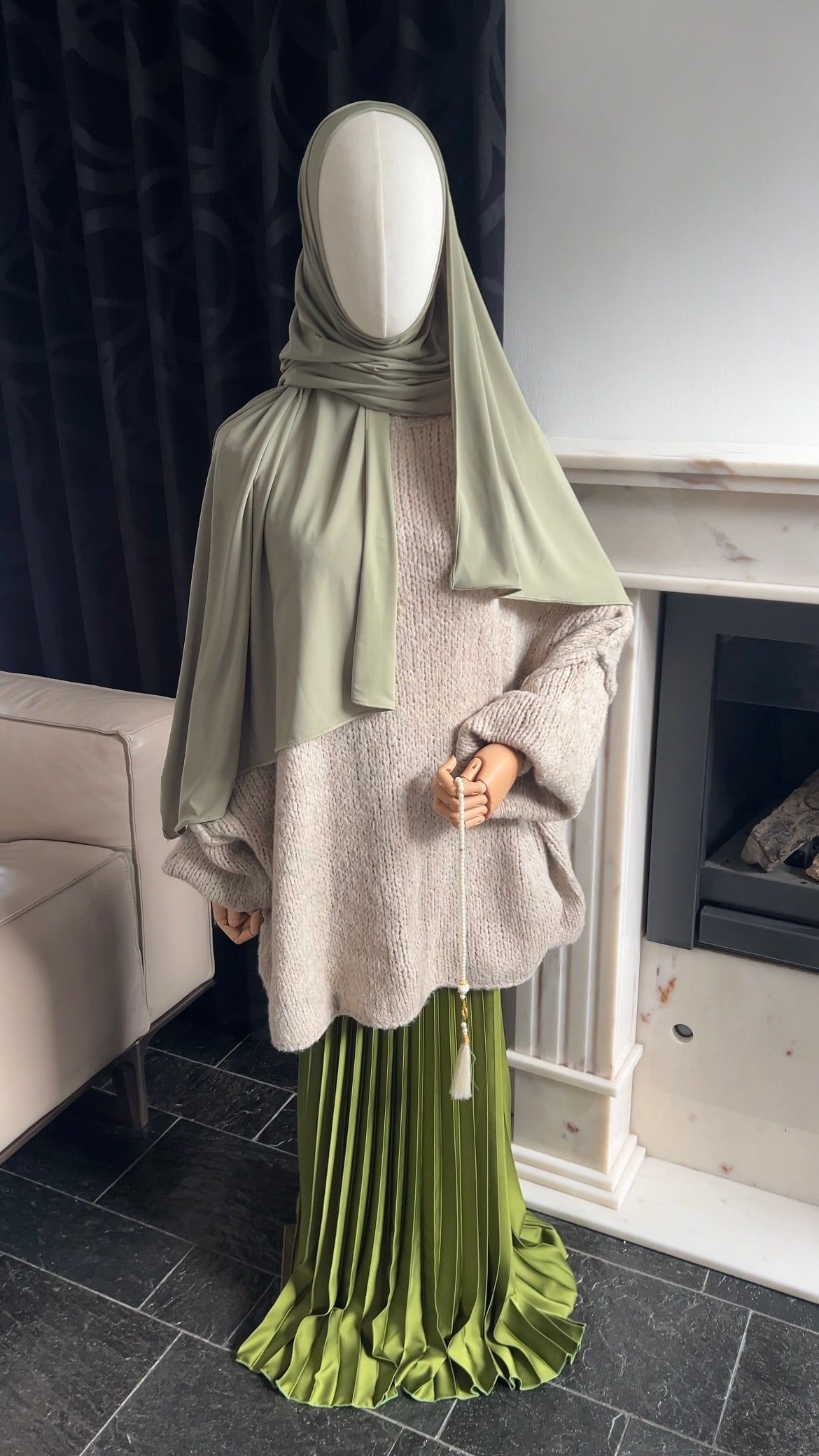 FLUFFY SWEATER BEIGE