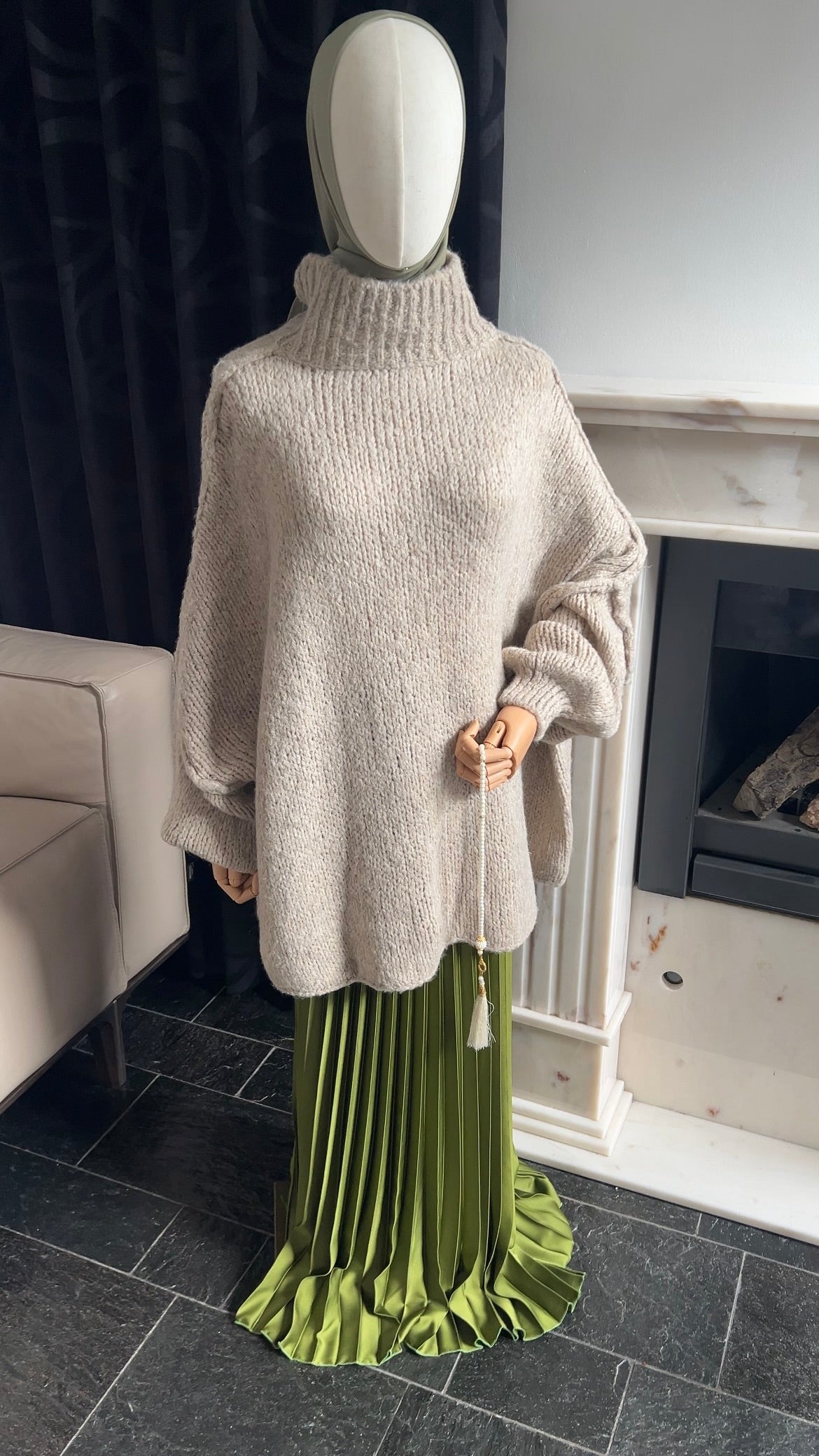 FLUFFY SWEATER BEIGE