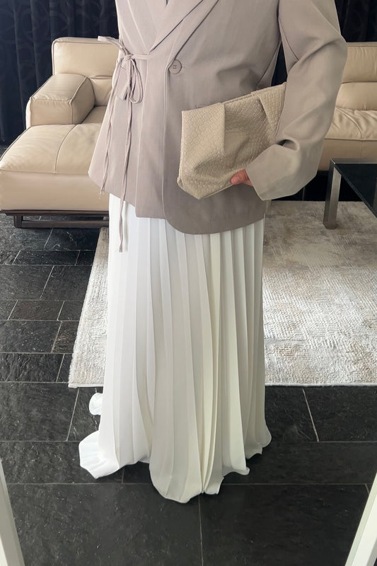 WHITE PLISSÉ SKIRT
