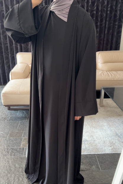 BLACK ESSENTIAL SILK ABAYA