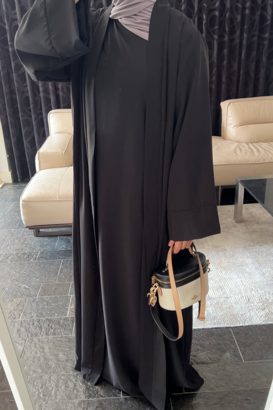 BLACK ESSENTIAL SILK ABAYA