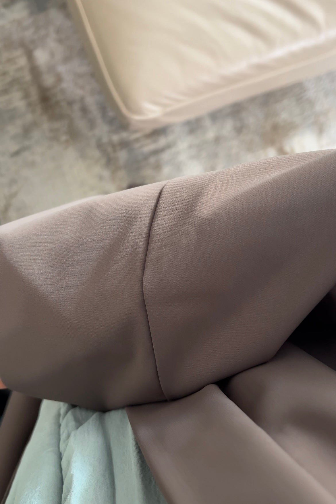 PURPLE TAUPE ESSENTIAL SILK ABAYA