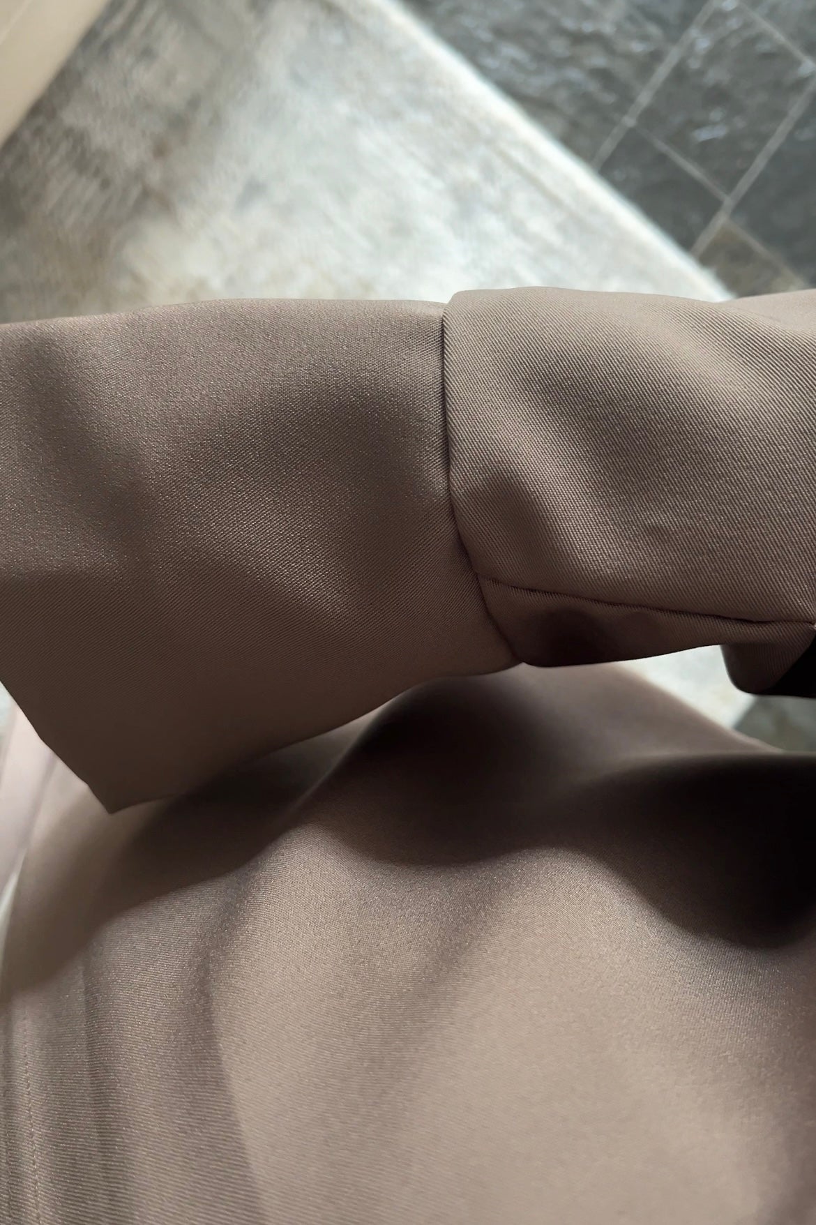 TAUPE ESSENTIAL ABAYA