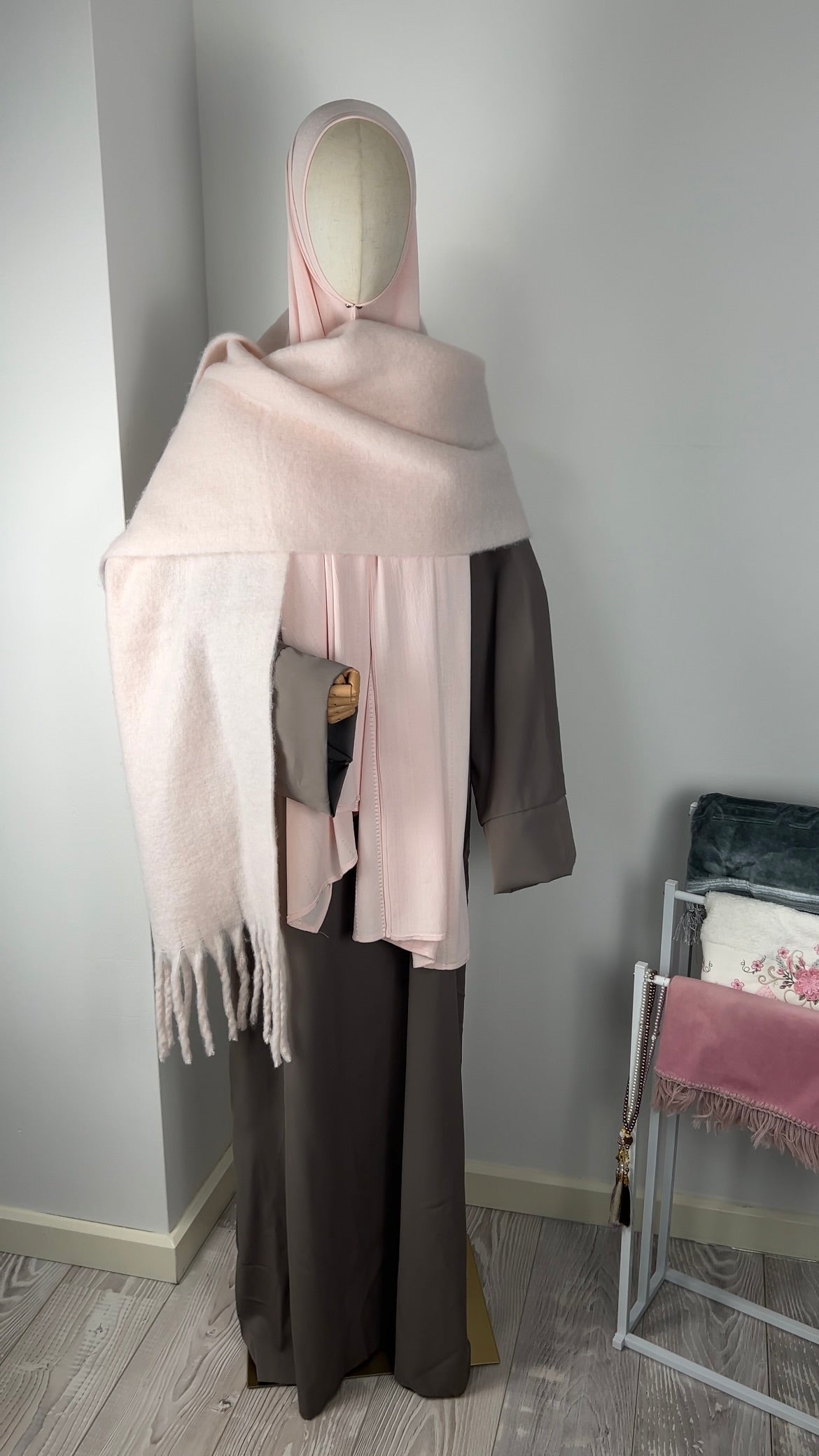 TALL SILK ABAYA TAUPE