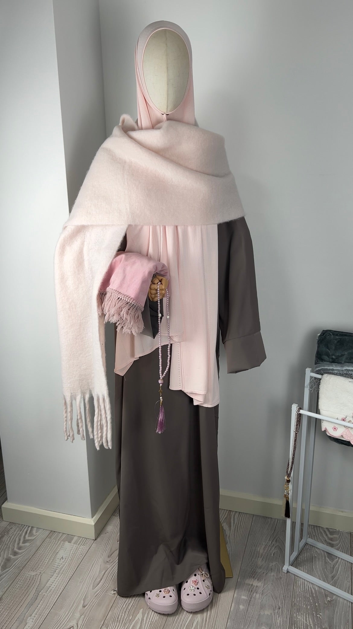 TALL SILK ABAYA TAUPE
