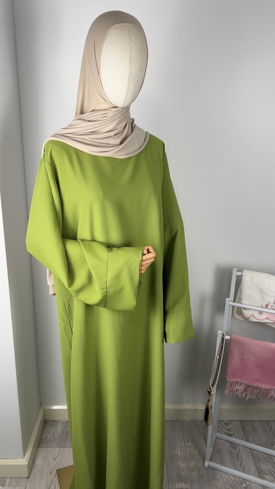 SILK ABAYA OLIVE