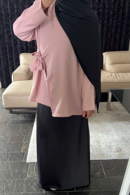 BLACK OVERSIZED SATIN SKIRT