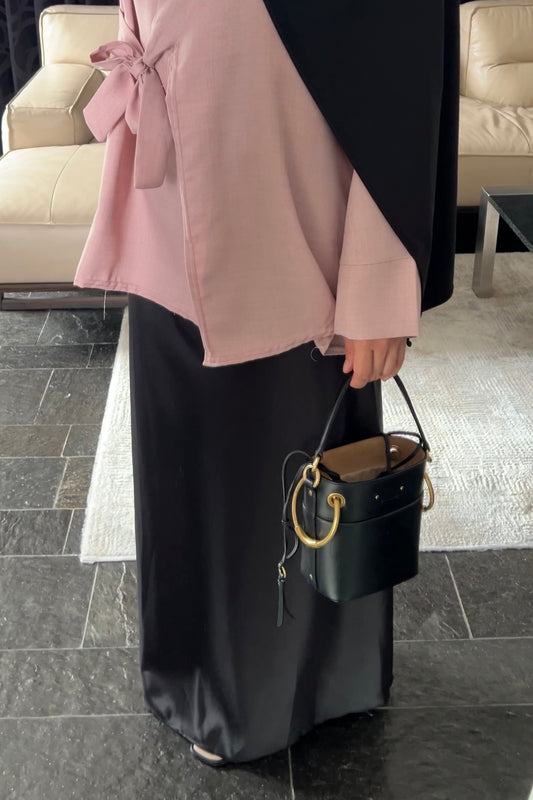 BLACK OVERSIZED SATIN SKIRT