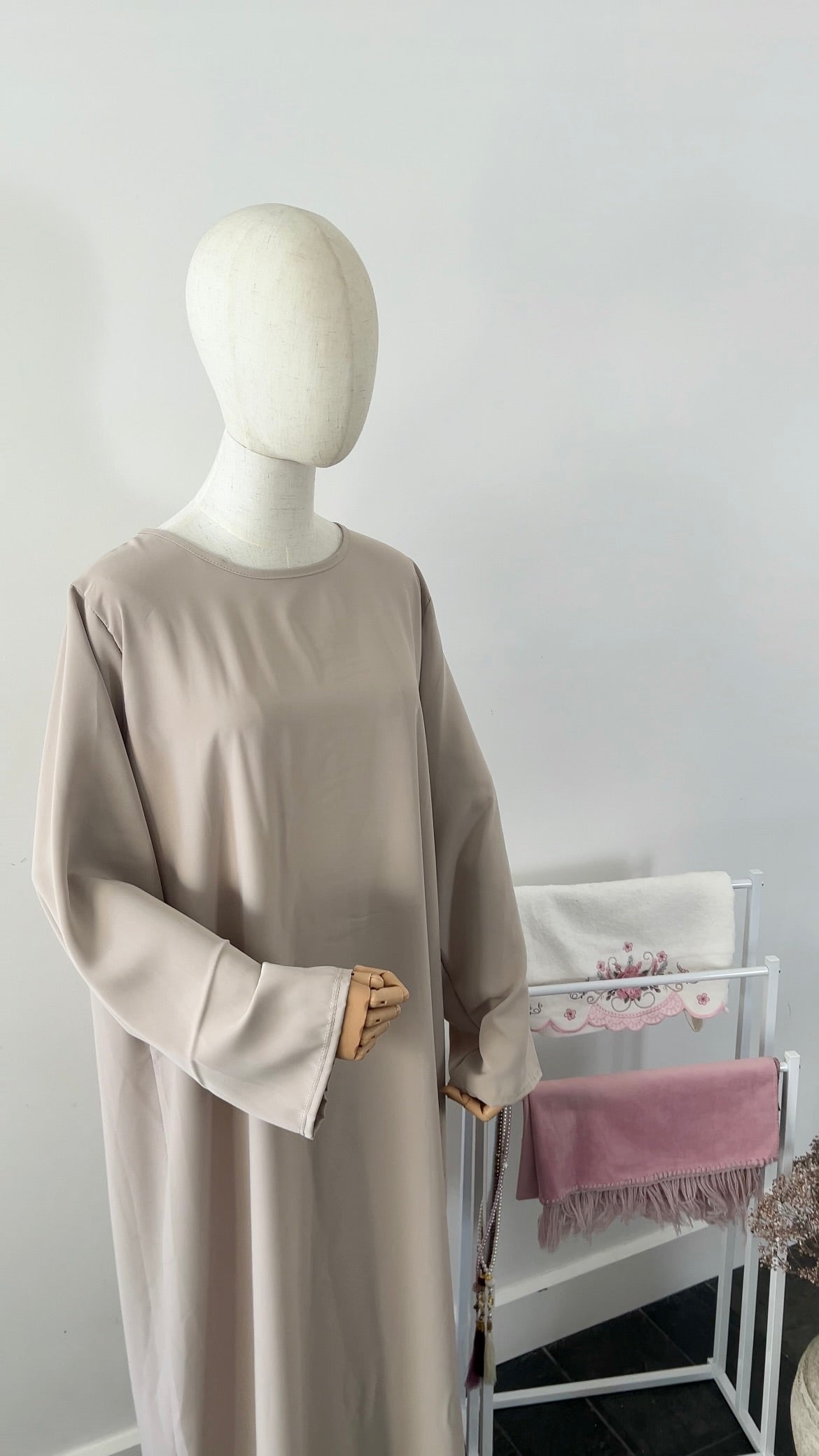 LACE ABAYA KHIMAR SET BEIGE