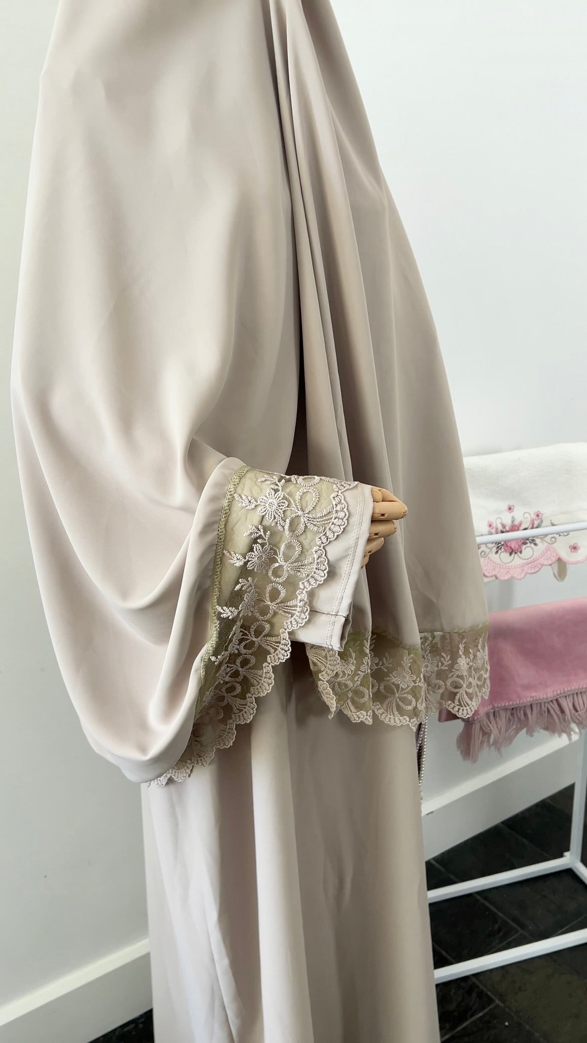 LACE ABAYA KHIMAR SET BEIGE
