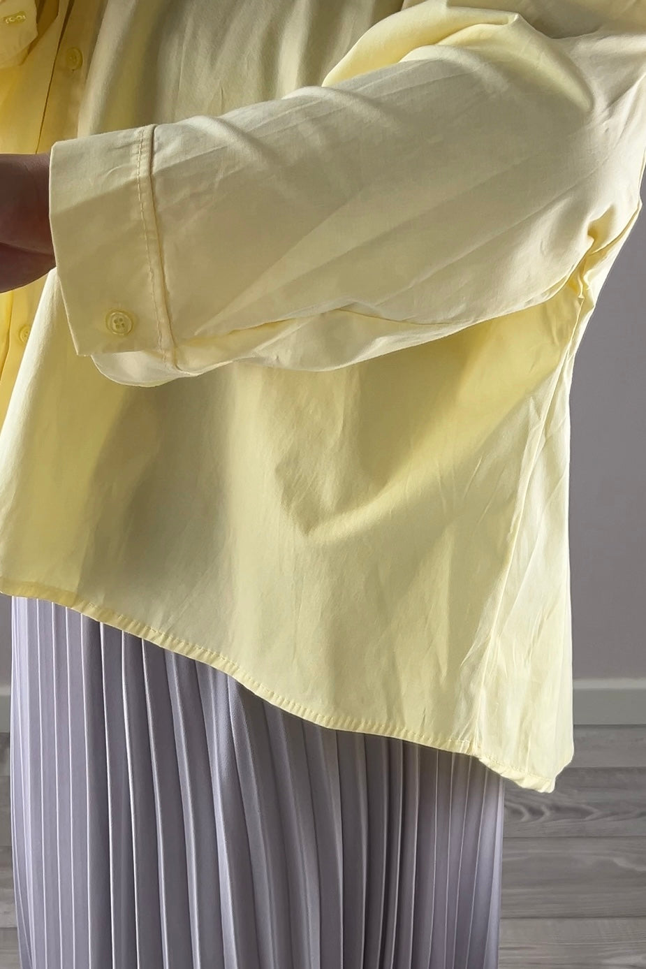 BUTTER YELLOW BUTTON SHIRT
