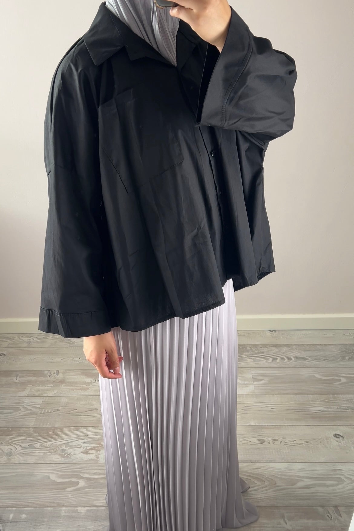 BLACK BUTTON SHIRT