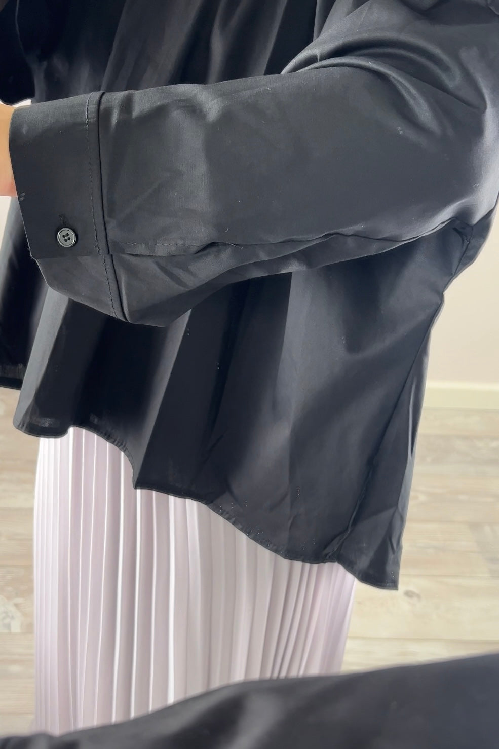 BLACK BUTTON SHIRT