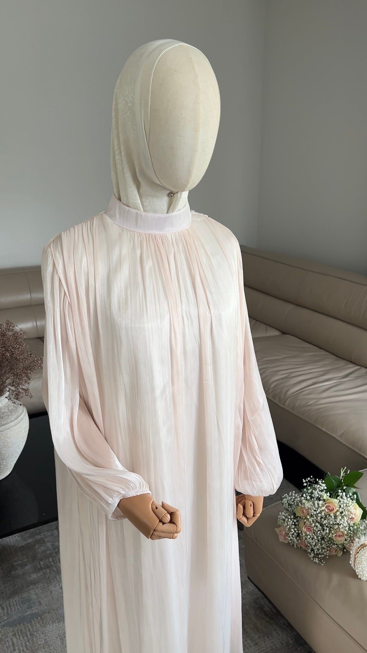 SATIN DRAPE DRESS CRÈME