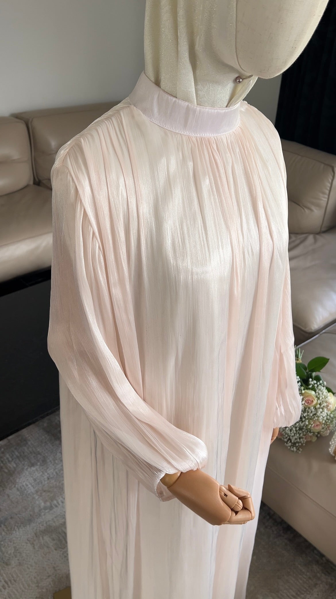 SATIN DRAPE DRESS CRÈME