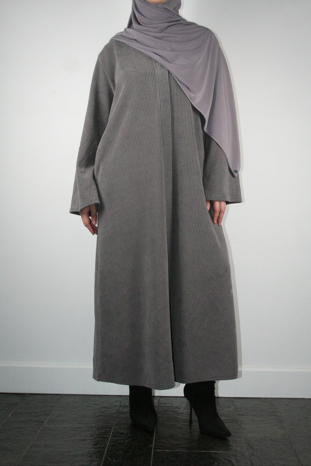 GREY RIBBED ABAYA