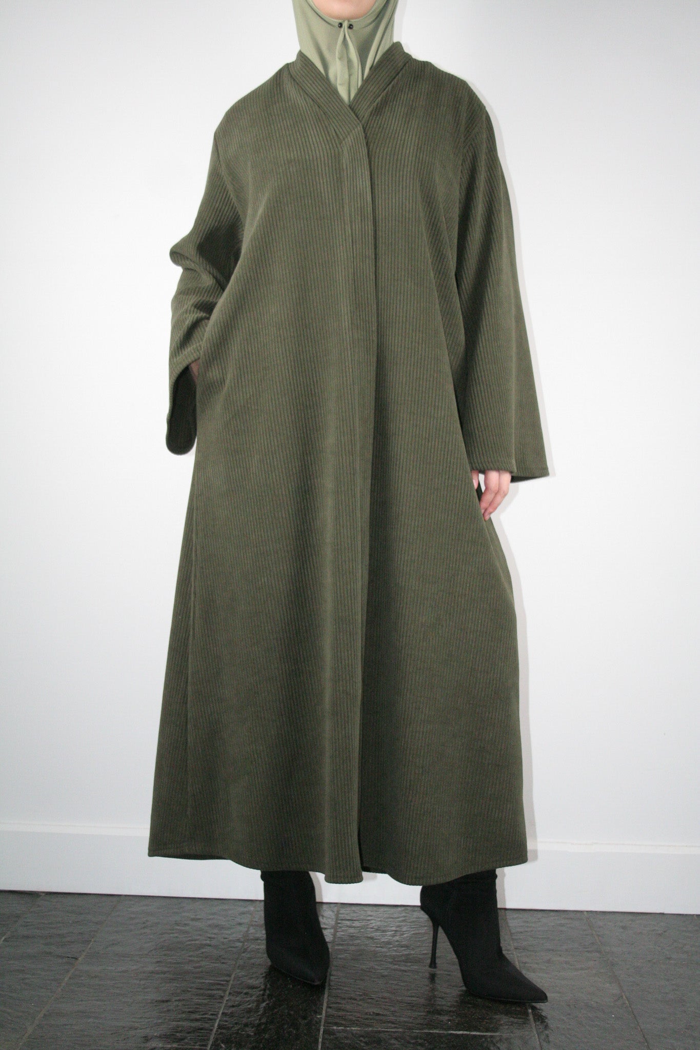 KHAKI RIBBED ABAYA