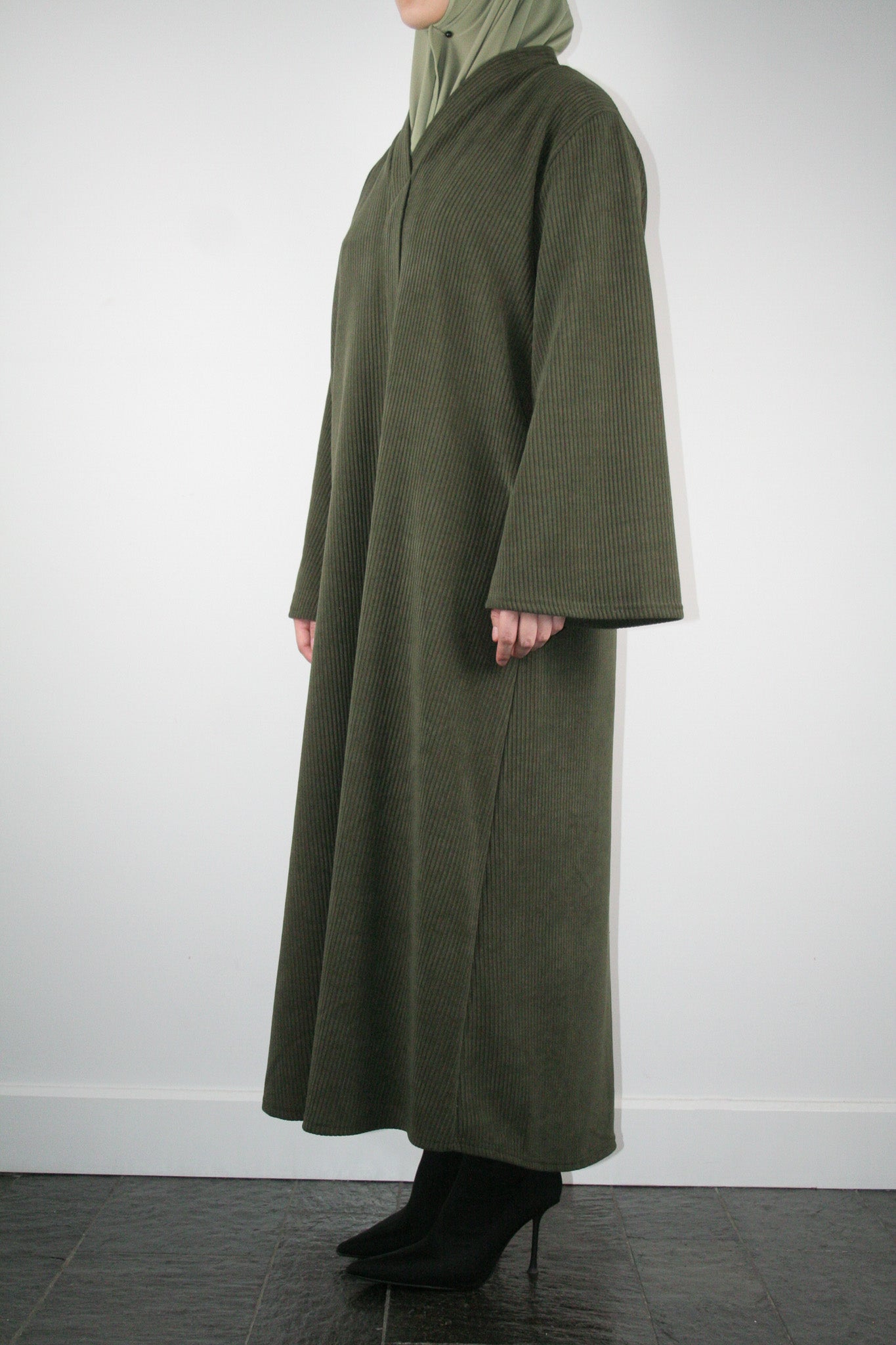 KHAKI RIBBED ABAYA