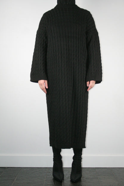 BLACK CABLE DRESS