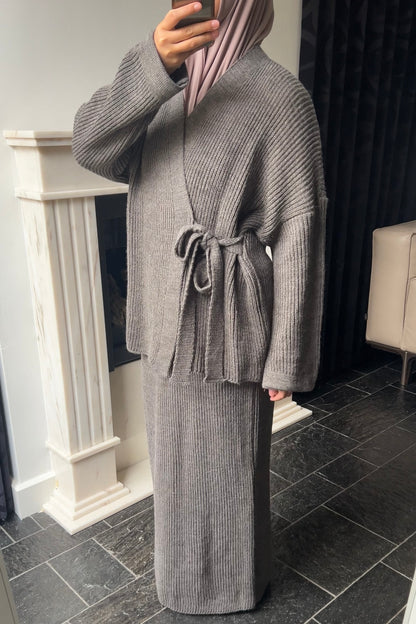 CHARCOAL KNIT WRAP SET