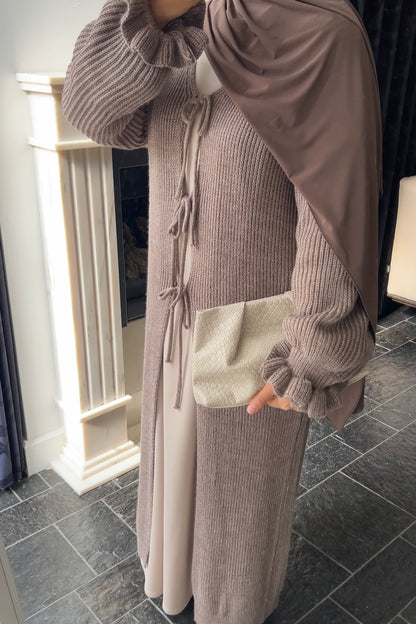 PRE ORDER - TAUPE BOW TIE ABAYA (WILL BE SHIPPED 03/11)