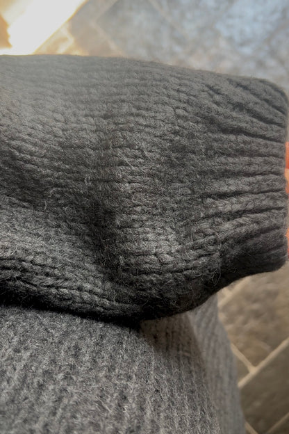 BLACK FLUFFY SWEATER