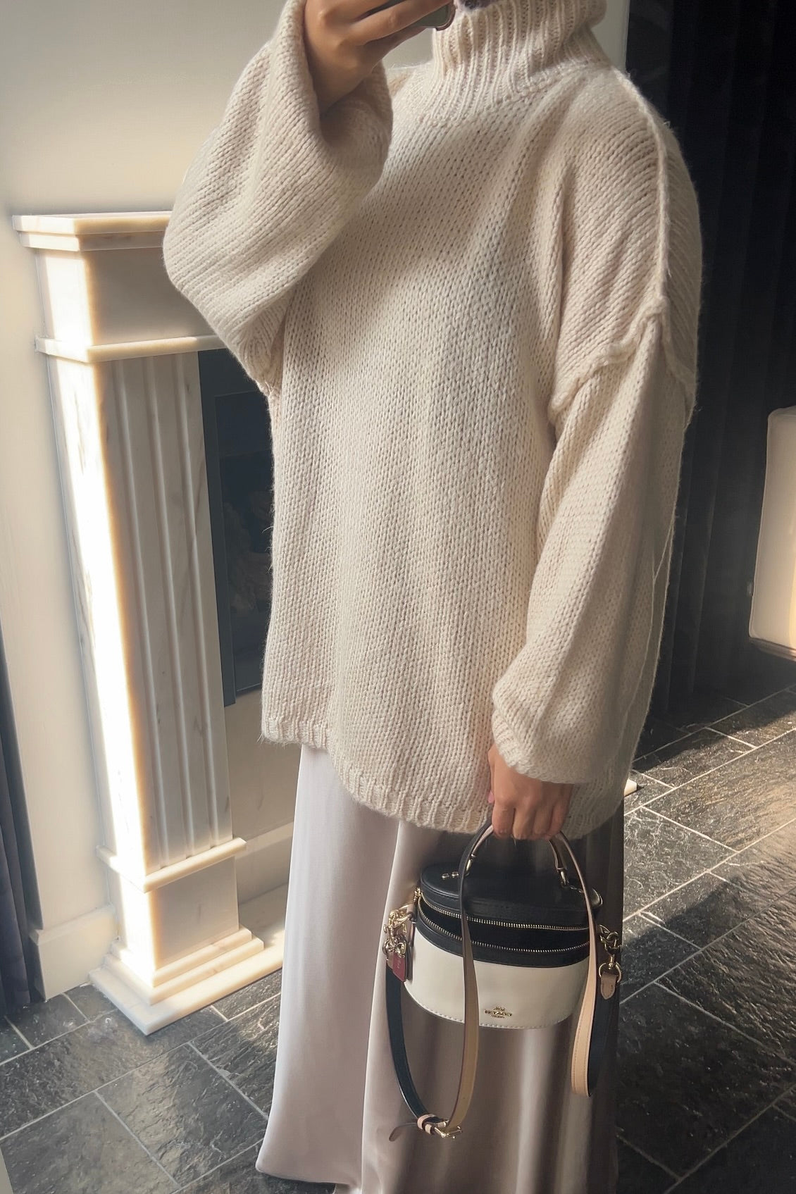 BEIGE FLUFFY SWEATER