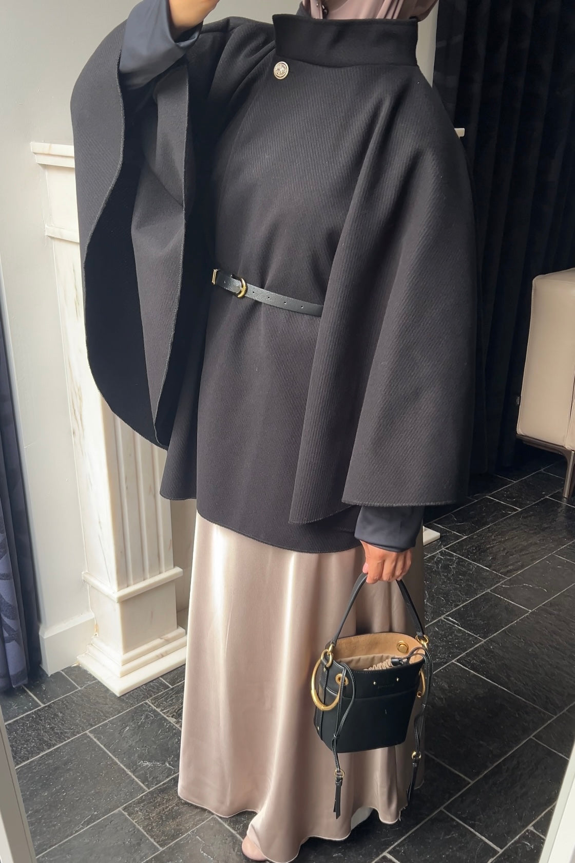 BLACK RIBBED BELT PONCHO