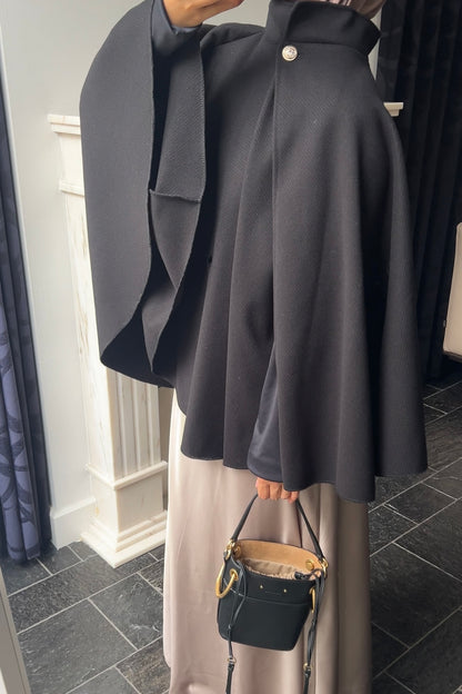 BLACK RIBBED BELT PONCHO